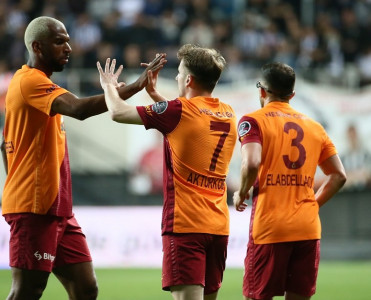 Qalatasaray'a bir qol bəs etdi