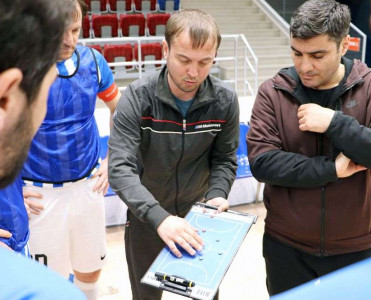 Eyni komanda ilə matçlara köklənmək çətin olur