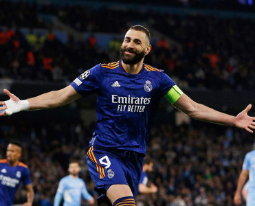 Benzema ÇL-da bunu bacaran ilk futbolçu oldu