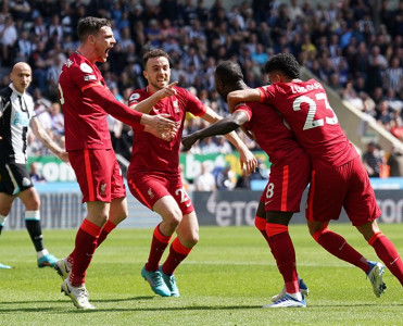 Liverpul və Mançester Siti'dən qələbə