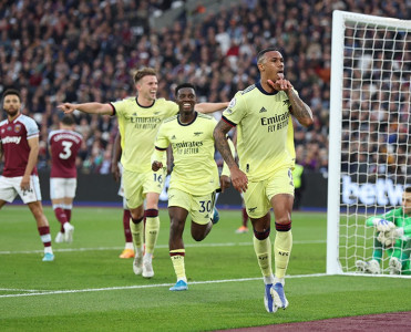 Çelsi uduzdu, Tottenhem və Arsenal'dan qələbə