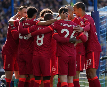 Liverpul rekord məbləğə bu sponsorla müqavilə mzalaya bilər