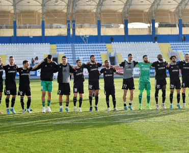 Qarabağ çempionluq sayında Neftçi'yə çatdı