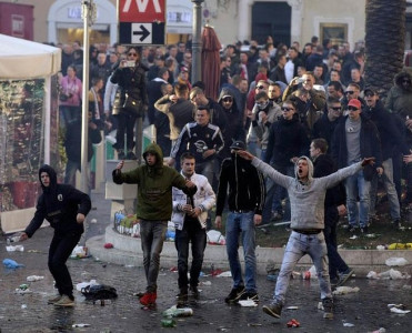 Konfrans Liqası: Final oyunundan əvvəl kütləvi davada 10 polis yaralandı
