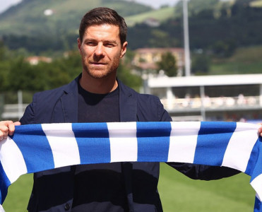 Xabi Alonso istefaya göndərildi