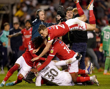 23 il sonra Premyer Liqaya yüksəldilər