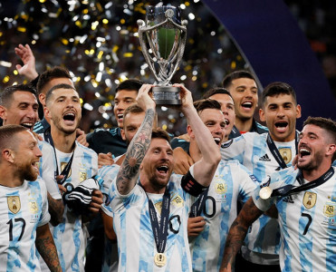 Argentina İtaliyanı darmadağın etdi, çempion oldu!