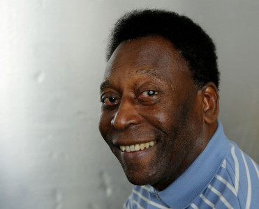 Pele Putini Ukrayna işğalını dayandırmağa çağırdı