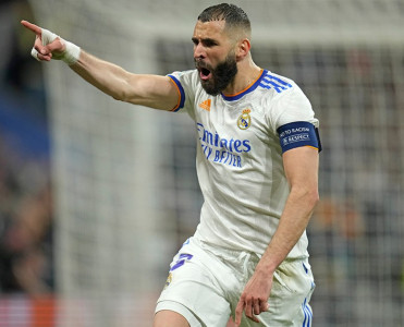 Benzema'ya yeni müqavilə təklif edildi