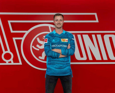 Bundesliqada klubunu dəyişdi