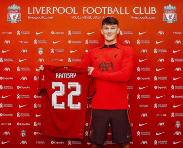 Liverpul yeni transferini rəsmən açıqladı