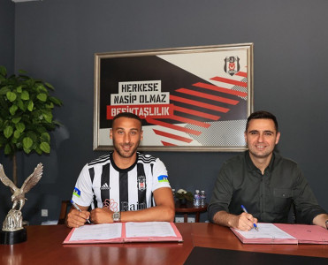 Beşiktaş sabiq futbolçusu ilə müqavilə imzaladı