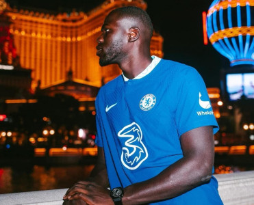 Kulibali rəsmən Çelsi'də