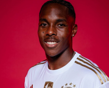 17 yaşlı hücumçu üçün 28 milyon ödədi - Bavariya