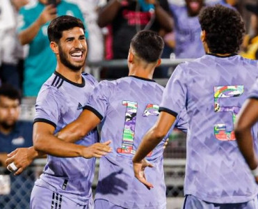 Real Yuventus'a, Barselona MLS klubuna qalib gəldi