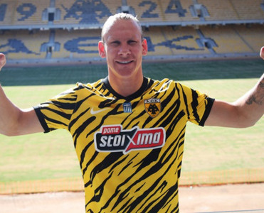 Beşiktaş'dan ayrılan futbolçu yunanlarla müqavilə imzaladı