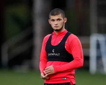 Məni istəyirlər, amma heç nə etmirlər