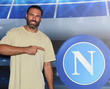 Napoli'də yeni qapıçı