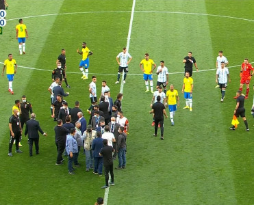 FIFA Braziliya - Argentina oyunu ilə bağlı qərarını ləğv etdi