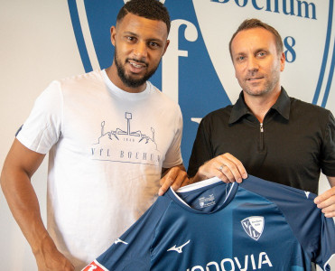 Bundesliqa klubundan daha iki transfer