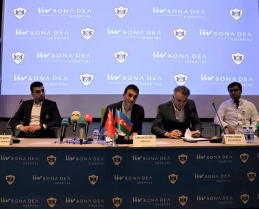 Qarabağ'la Liv Bona Dea Hospital arasında müqavilə imzalandı