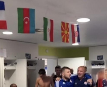 Azərbaycan bayrağı Dinamo'nun paltardəyişmə otağında - VİDEO