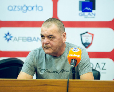 Azlıqda qalandan sonra da müdafiədə oturmadıq