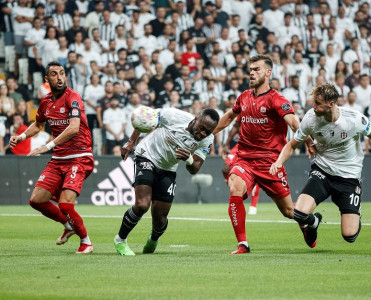 Fənərbaxça uduzdu, Beşiktaş lider oldu