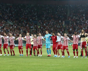 Olimpiakos Avropa Liqasına 30 futbolçu sifariş etdi