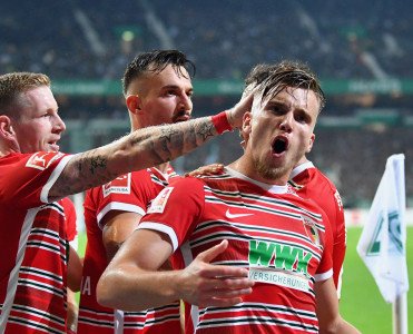 Verder doğma meydanda uduzdu