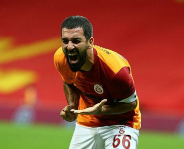 Arda Turan karyerasını başa vurdu