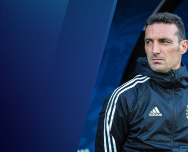 Millinin baş məşqçisi ilə yeni müqavilə imzalandı