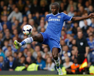 Çelsi'nin sabiq futbolçusu karyerasını bitirdi