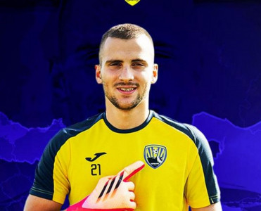 Kəpəz xorvatiyalı qapıçı ilə gücləndi