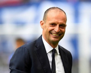 Belə futbolçuların təqaüdə çıxması ayıbdır