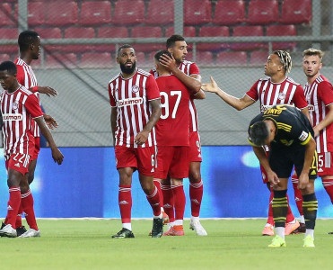 Olimpiakos Bakıya itki ilə gəlir