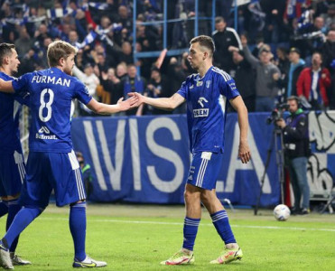 Krivotsyukun komandasından çətin qələbə