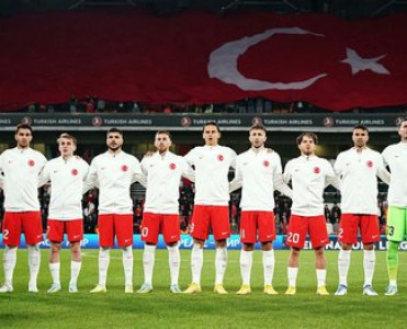 UEFA Türkiyə Futbol Federasiyasını cəzalandırdı