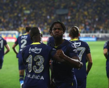 Fənərbaxça'dan darmadağın