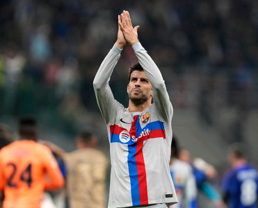 Karyerasını bitirdiyini açıqlayan Pike La La matçı üçün sifariş edildi