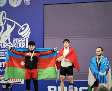 Ömər Cavadovdan Ankarada gümüş medal