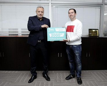 PFL loqo müsabiqəsinin qalibini mükafatlandırdı