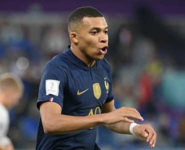 Platini, Zidan və Anrini geridə qoydu - Mbappe