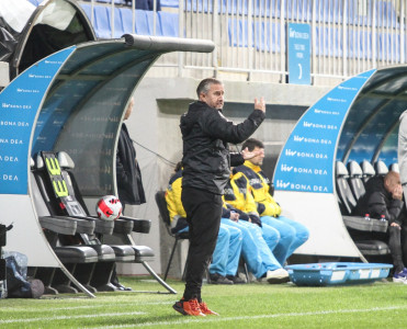 Qarabağ'la matç bizə böyük dərs oldu – Regekampf