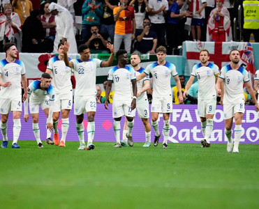 DÇ-2022: İngiltərə millisində iki itki