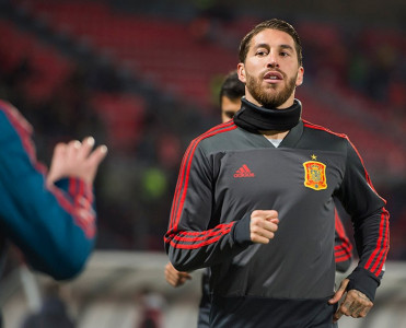 İspaniya uduzmur, təcrübə qazanır