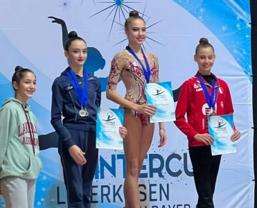 Azərbaycanın bədii gimnastı Almaniyada gümüş medal qazandı
