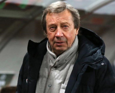 Azərbaycanda futbolçular hər toqquşmada yerə yıxılırdı