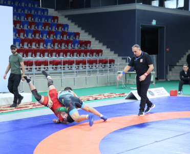 Yeniyetmə güləşçilər arasında beynəlxalq "Təhsil" turniri start götürüb