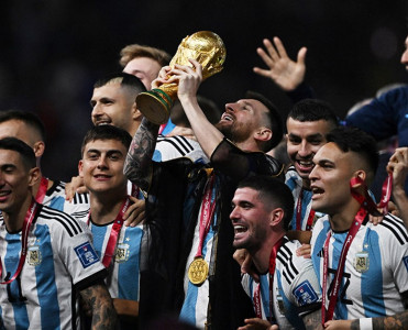 Argentina millisinin futbolçuları tarixə düşdü